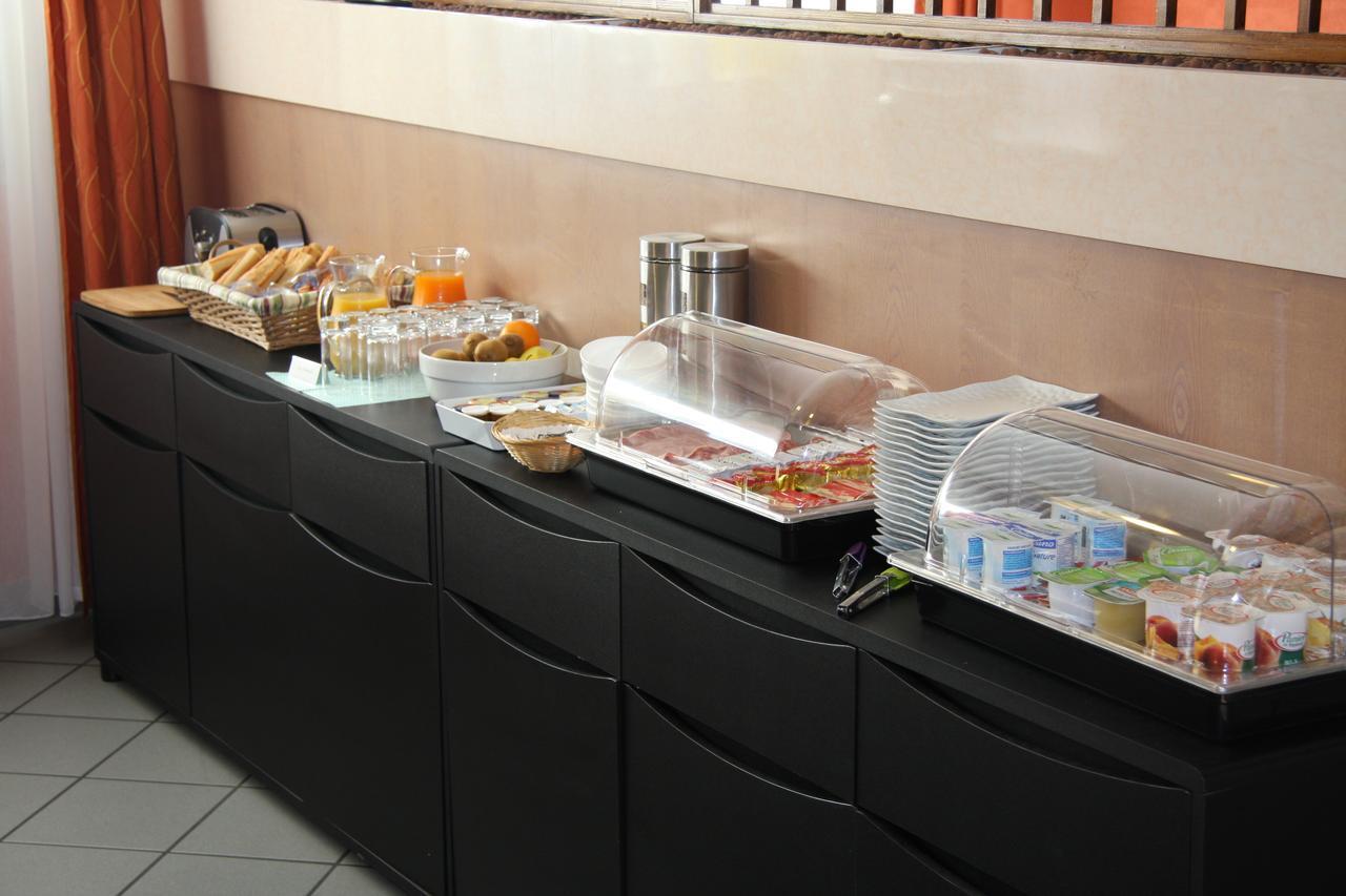Logis Hotel Le Florina Sainte-Florine Экстерьер фото